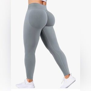 Women's light Gray Leggings - butt scrunch & tummy control